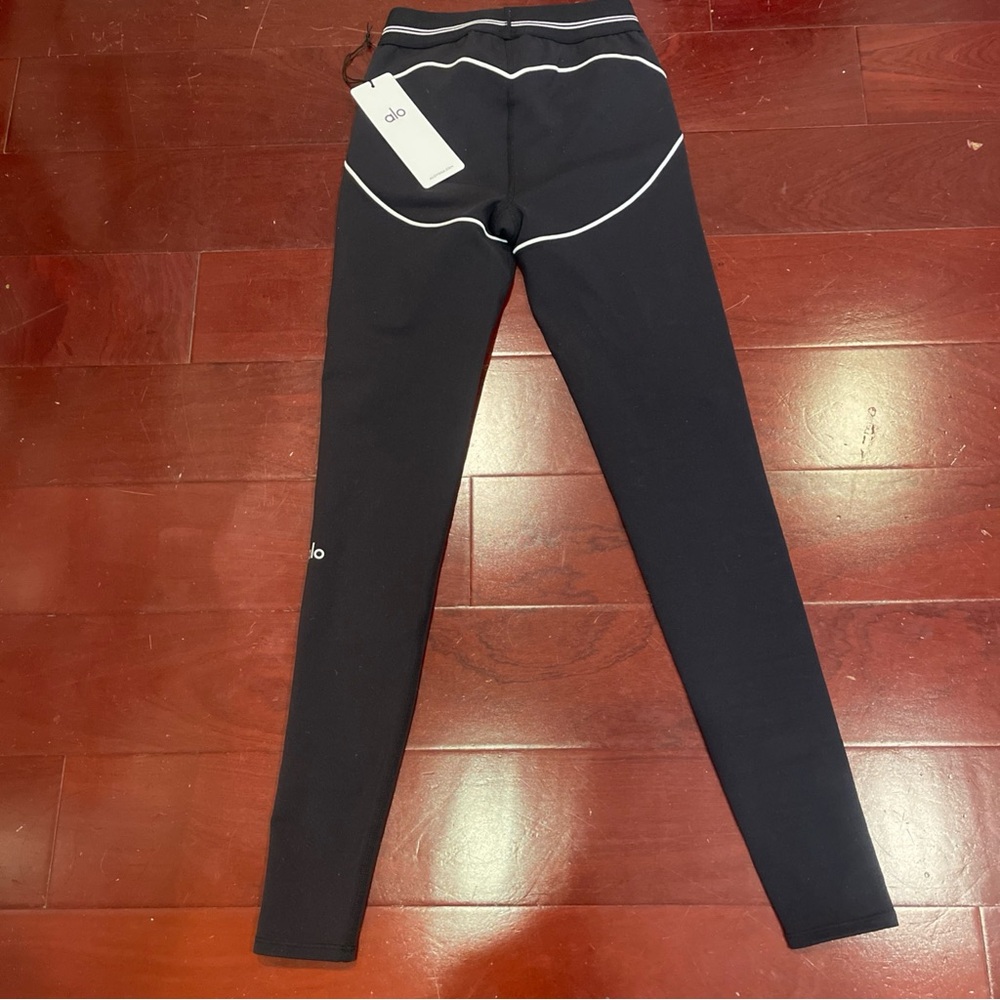 ALO Yoga Airbrush High-Waist Heart Throb Leggings White/Black XS NWT - Picture 5 of 5